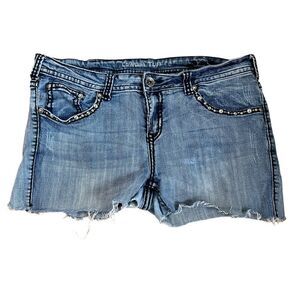 Cowgirl Tuff Co ~ Denim Cutoffs ~ metal rivet detailing ~ size 34 ~line dancing!